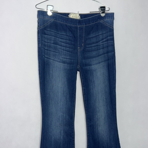 ALTAR'D STATE Woman's Large Pull on Soft Flared Jeggings Mid Wash Stretchy - Picture 9 of 14